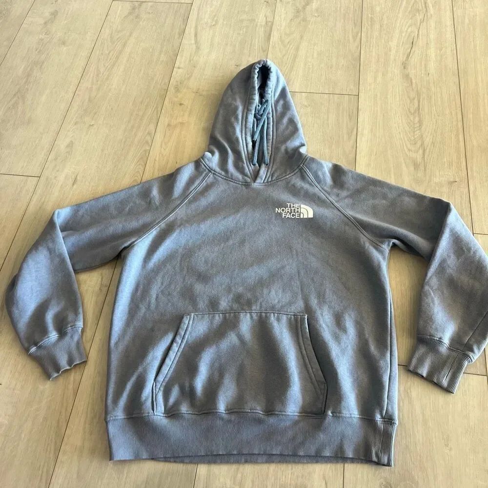 The north face women’s sweater size S